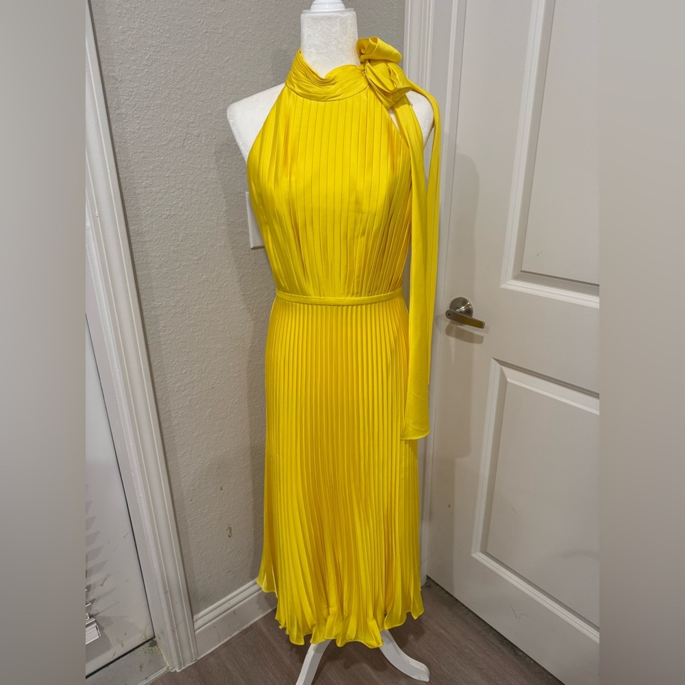 NWT Mac Duggal Vibrant Yellow Pleated Midi Dress Sz 4
